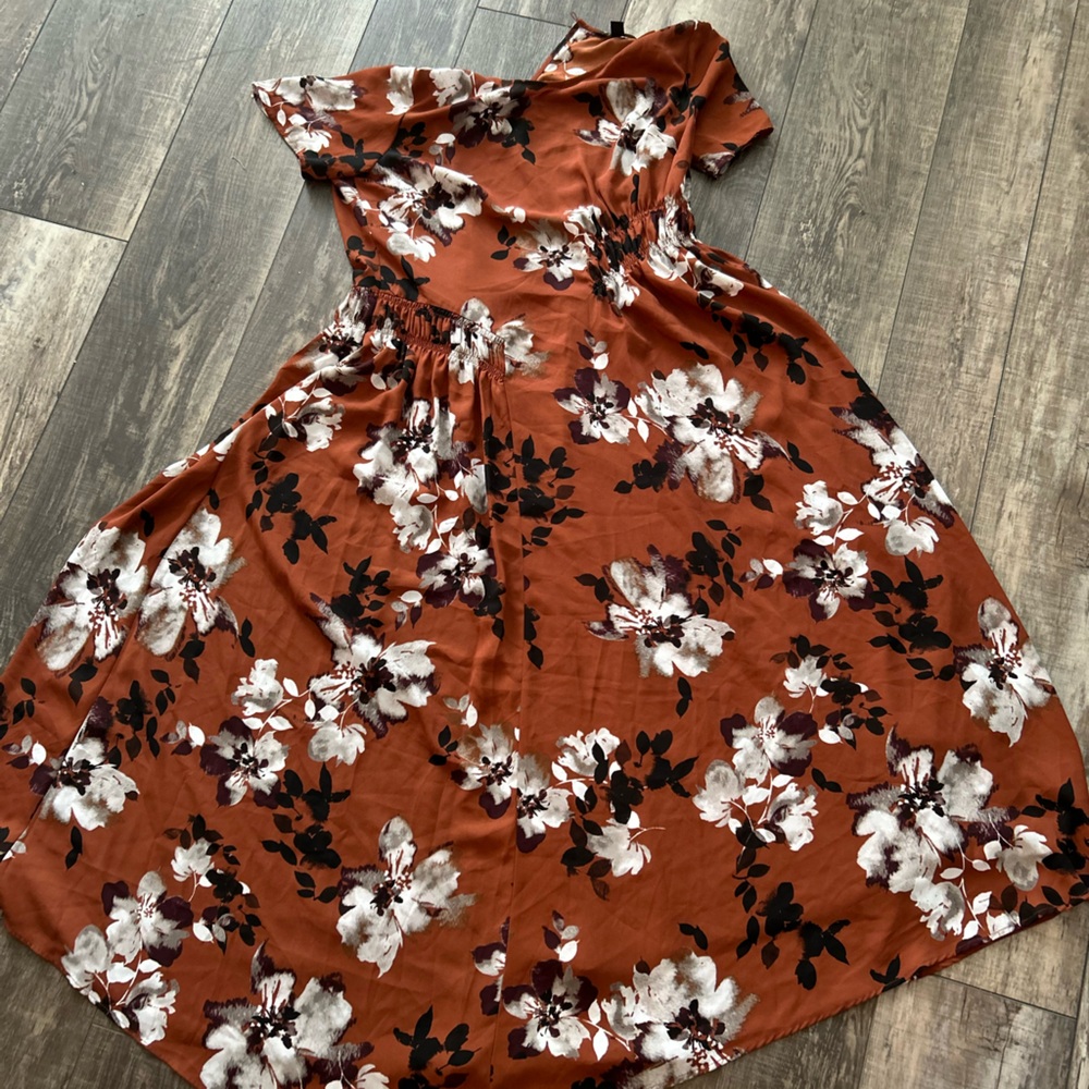 Vera Wang Floral Maxi Dress  Various sizes New w tags